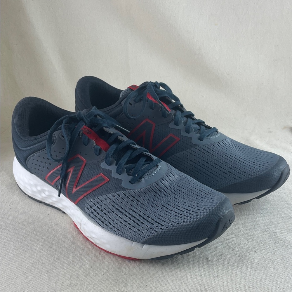New Balance Men's Athletic Shoes in Gray and Red Size 11.5
